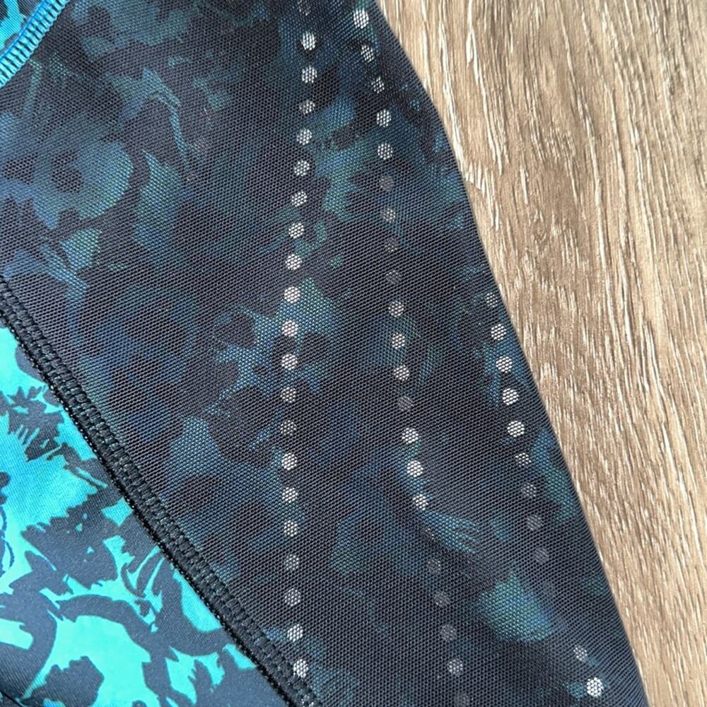 Lululemon Stop At Nothing Crop 18" Leggings Blue/Black Print Size 6 Mid Rise - Picture 4 of 8
